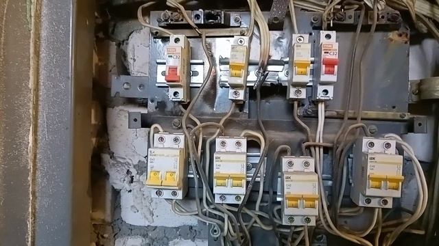 Как заменить вводной кабель в квартиру.