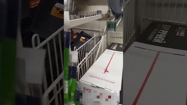 Лопаты в магазине