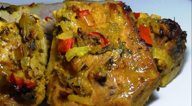 СВИНИНА С КАРТОШКОЙ В ДУХОВКЕ .