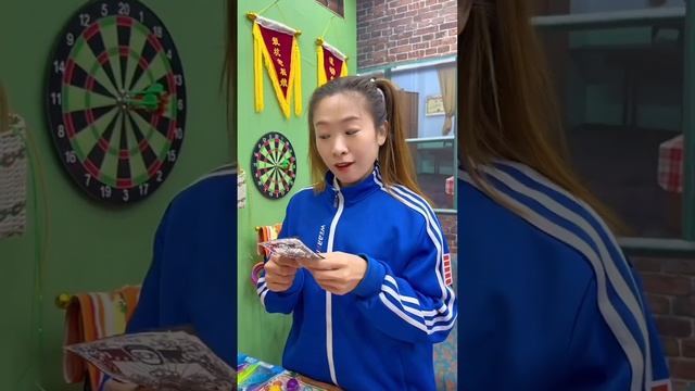 二狗子聯合酸菜去小賣部騙吃的,用雨水假裝冰袋套路老闆娘,真是太坑了! 【回憶童年】