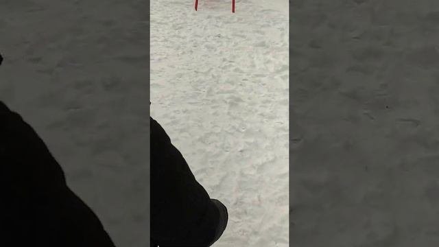 Янош и Юра. Детская площадка зимой.