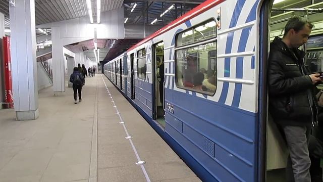 Прибытие и отправление поездов 81-717 по станции Технопарк