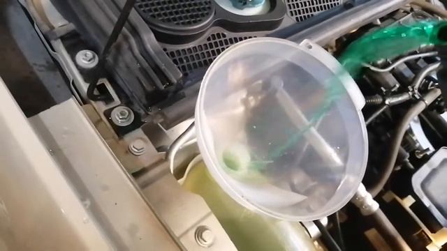 Замена помпы,термостата и тормозной жидкости на ЛАДА ИКС РЕЙ.