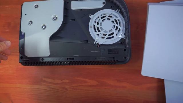 Как правильно снять крышку PlayStation 5? Инструкция без лишних слов.