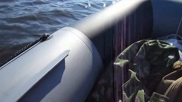 Ямаха 5 с новым винтом идёт быстрее. The Yamaha 5 goes faster with the new screw.