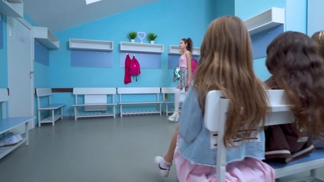 В КАМПУСЕ ЗАПРЕТИЛИ КОРОТКИЕ ЮБКИ!!! АМИНА И ЛП НЕ ЗНАЮТ ЧТО ДЕЛАТЬ! УЧИЛКА ЙОГИ ВСЕХ СПАСЛА!