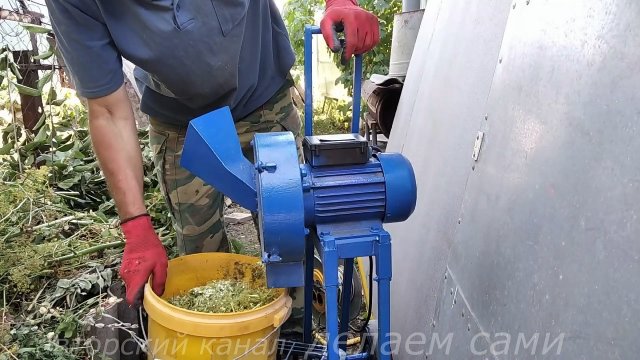 Садовый измельчитель веток и травы своими руками. Он работает как дробилка для веток щепорез.