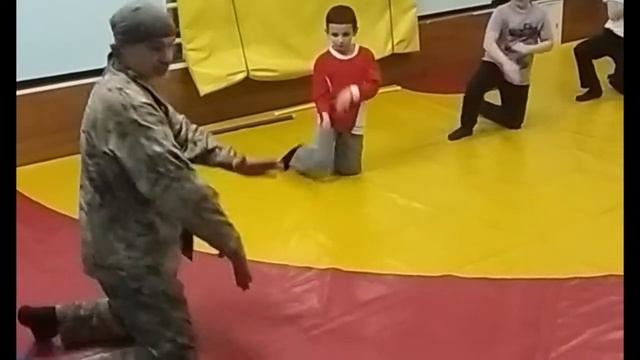Клуб Боевой Самообороны и Рукопашного боя «БОЕВАЯ ГАРМОНИЯ»  ФРАГМЕНТЫ ТРЕНИРОВОК