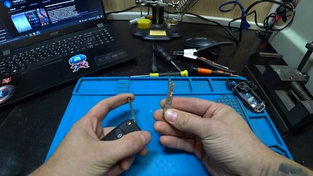 ЗАМЕНА КОРПУСА ВЫКИДНОГО КЛЮЧА ФОЛЬКСВАГЕН 2 КНОПКИ СО ШТИФТОМ В ДОМАЩНИХ УСЛОВИЯХ.