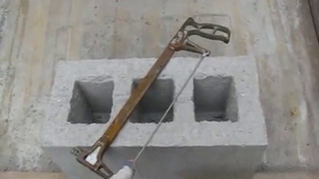 Простой, быстрый и дешёвый способ разделить шлакоблок на части / пополам без болгарки
