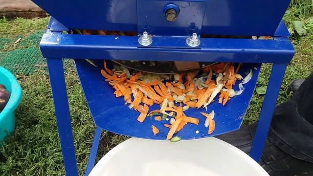 Кормоизмельчитель ручной. Обзор.