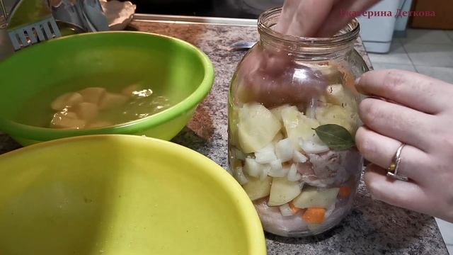 Курица в банке! Курица с картошкой в банке в духовке. Курица в банке без воды!