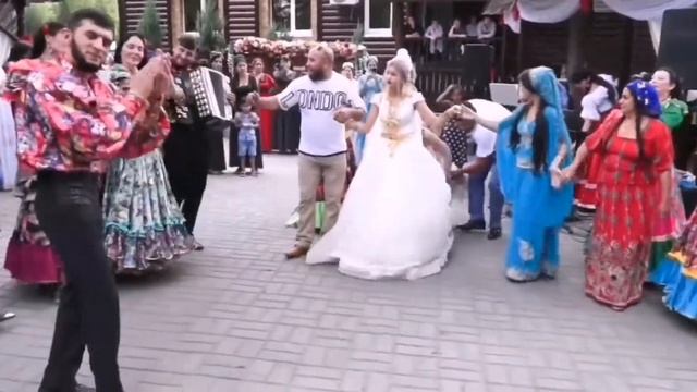 Цыганский табор на Цыганской свадьба