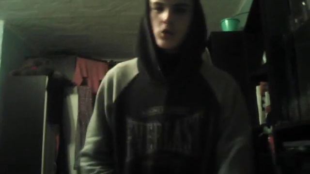 "Сережа Местный" поет реп.