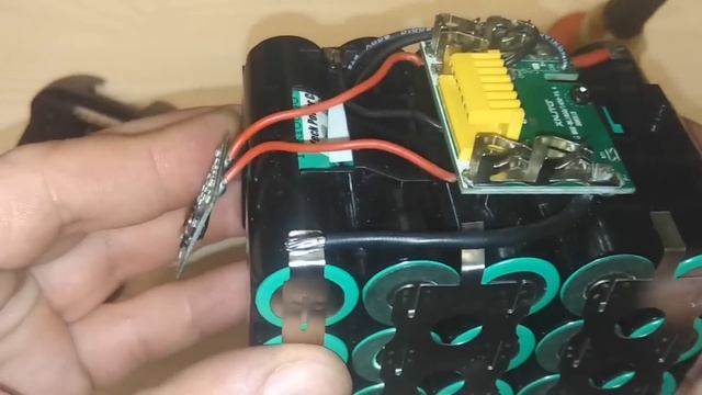 Сборка 18В аккумуляторной батареи из DIY набора с Алиэкспресс емкостью 8Ач