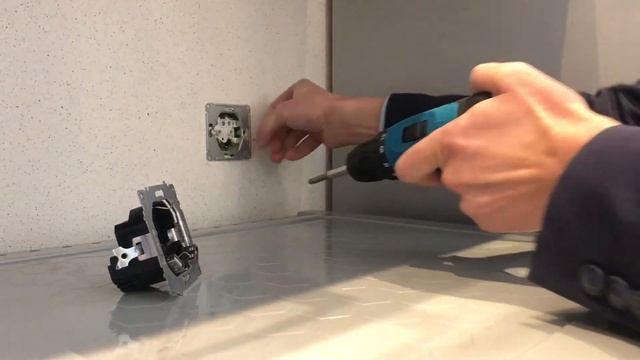 Розетка с USB входом: как заменить розетку в квартире?