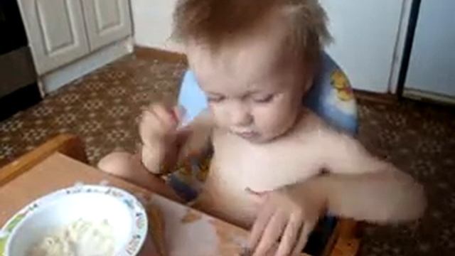 Как дети кушают суп ?