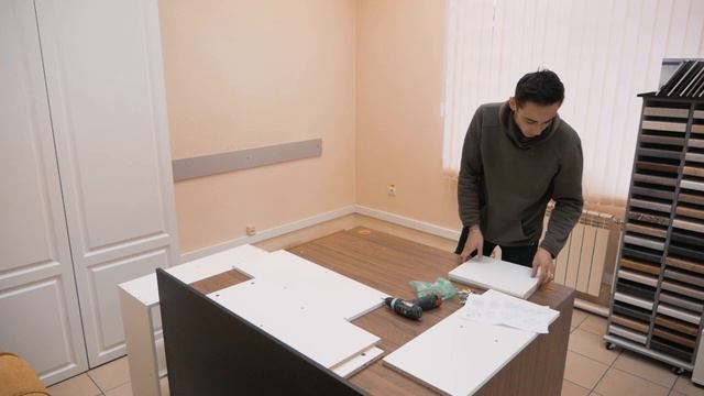 Видео инструкция по сборке стеллажа на 8 ячеек А78