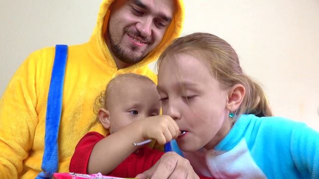 Учим цвета с Фруктами и Шариками  | Учим название Фруктов для детей
