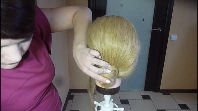 Простая прическа с узлом/Easy hairstyle with a bun