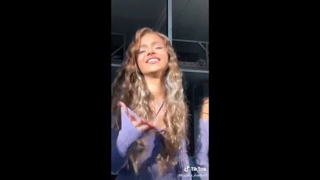 Тик-Ток танцы популярных девушек подборка