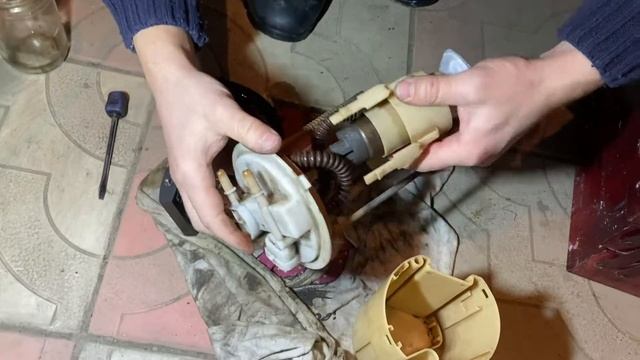 Разбираем бензонасос на Калине