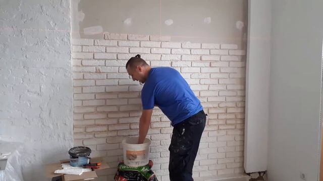 монтаж гипсовой плитки кирпичик
