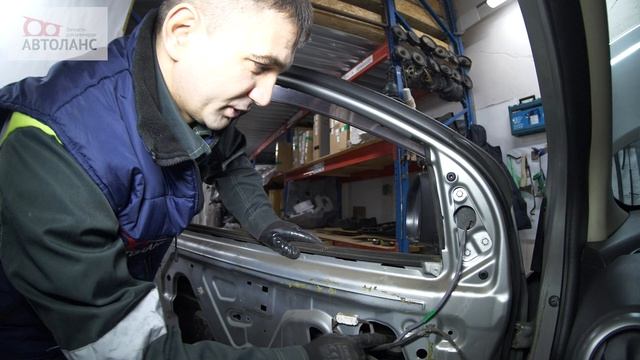 Разбор дверей на Nissan Note