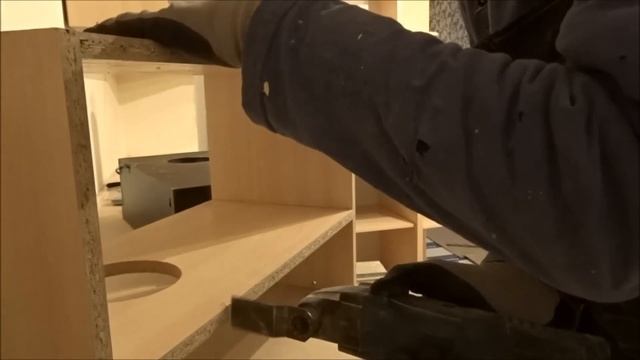 УСТАНОВКА ВСТРАИВАЕМОЙ ВЫТЯЖКИ .