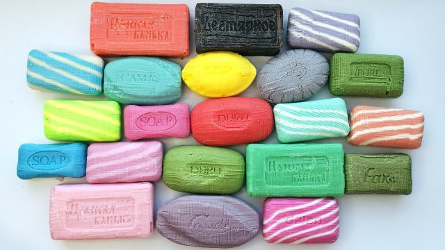 Асмр резка мелких струящихся кубиков на мыле. Cutting soap cubes. ASMR