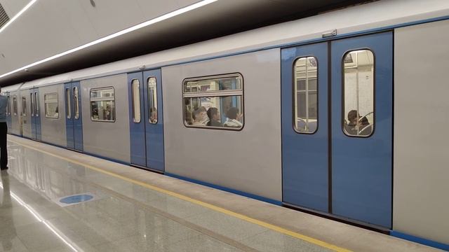 Парад поездов метро на День города Москвы 2023 года и их встреча на станции #metro Нагатинский Зато