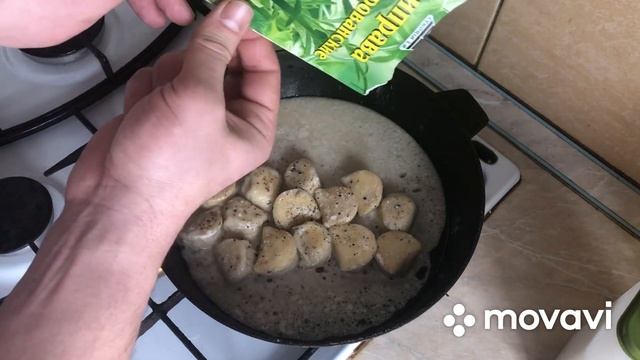 Пельмени жареные,в сметане,очень простой рецепт...