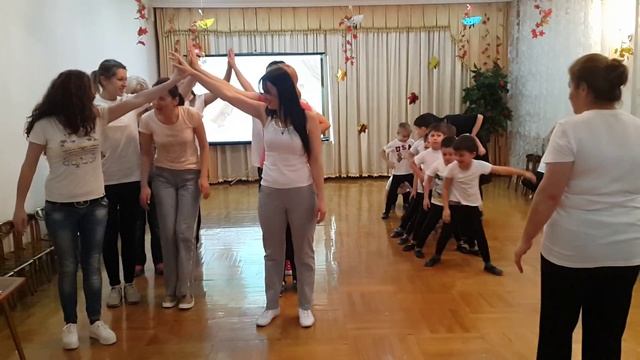 МБДОУ ЦРР Д/С 95-игра "Ручеек "-мамы и их дети