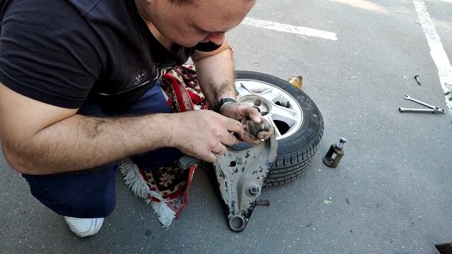 ✅Замена шаровой опоры своими руками. Стук подвески Рено Логан, Лада Ларгус, рено Сандеро. Ремонт