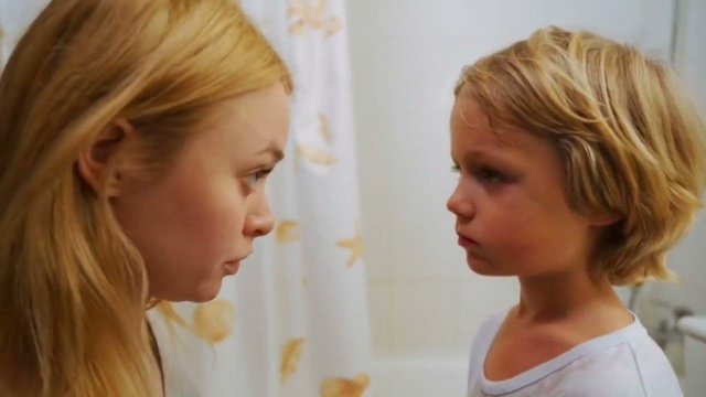 Сериал Кризисный Центр, сцены с участием актера Вячеслава Смирнова, 7 лет. Телеканал Домашний.