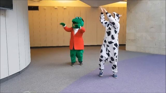 «Зарядка для хвоста» – весёлая и активная музыкальная пятиминутка для малышей