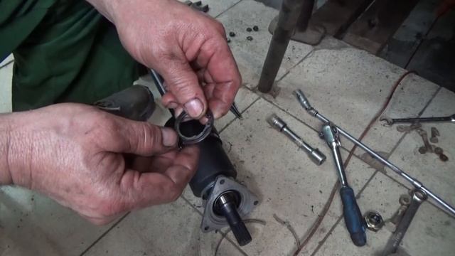 Удары трансмиссии на Ниве. Причины и устранение
