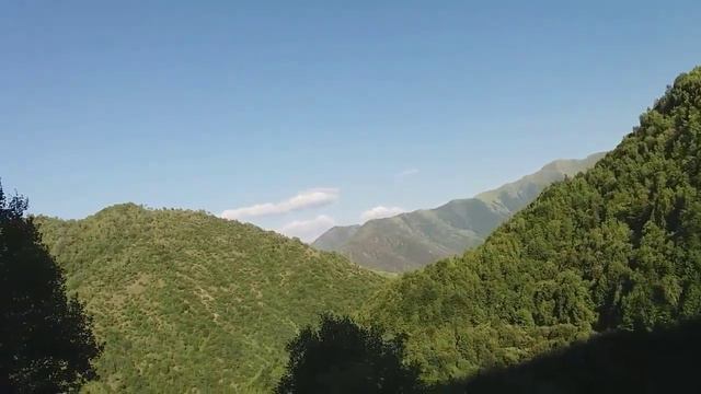 Едем из с. Тлядаль в с. Нахада, под песню Насрудина Шейхмагомедова.