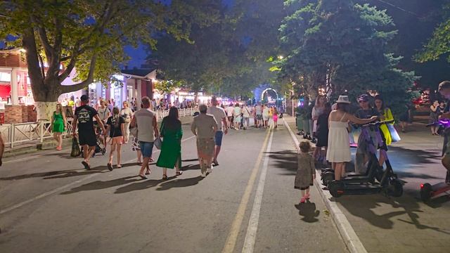 #Анапа. Грандиозная вечерняя прогулка по Анапе вечером летом 2023 г. Набережная Анапы, ул. Горького.