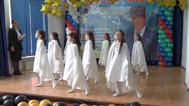 АИСТ НА КРЫШЕ!!! Красивый танец