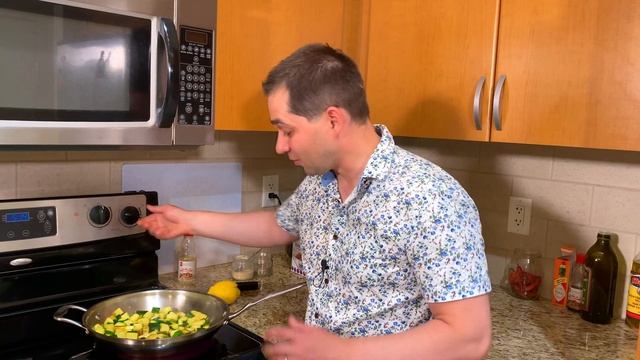 Цукини как на мангале, но на сковороде. Как вкусно приготовить кабачки, цукинни. Быстрая закуска.