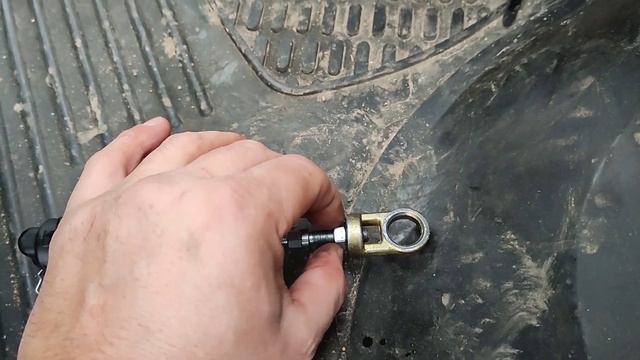 Главный цилиндр сцепления.