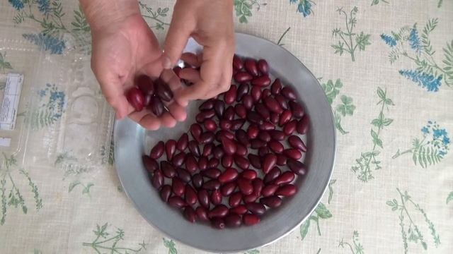Замораживаем спелый кизил