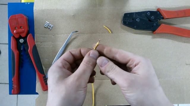 Стриппер - зачистка проводов. Кримпер - обжимка клемм..mp4