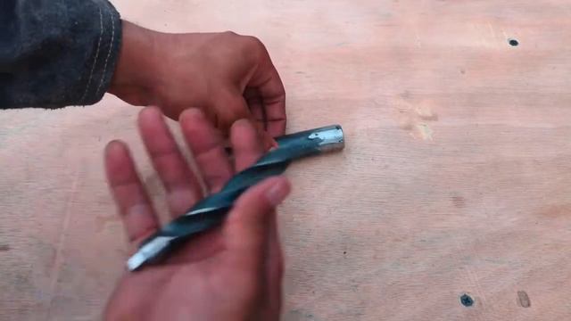 Сделал ударную отвертку из ненужного сверла