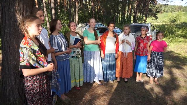 В саду при долине я розу рвала...