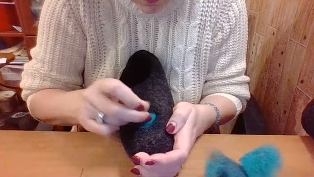 Валяние. Прорезной декор на валяных тапочках