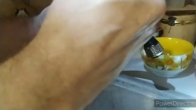Чистка и ремонт картриджа в однорычажном смесителе на кухне.