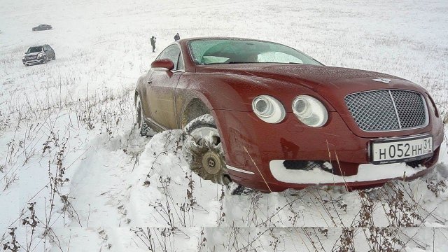 Что может BENTLEY против TOYOTA PRADO на бездорожье?