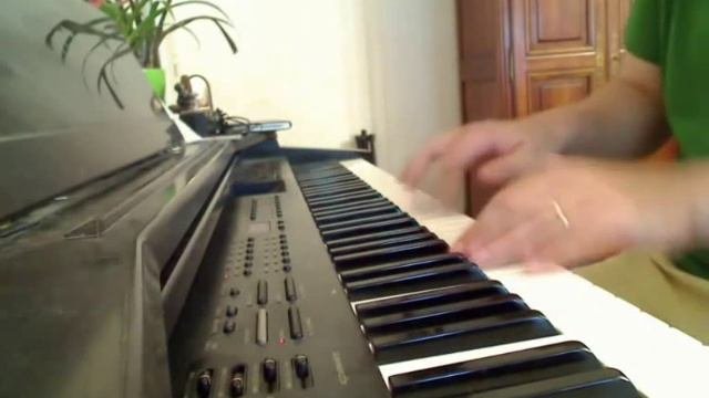 Le petit pain au chocolat (Joe Dassin cover) on piano